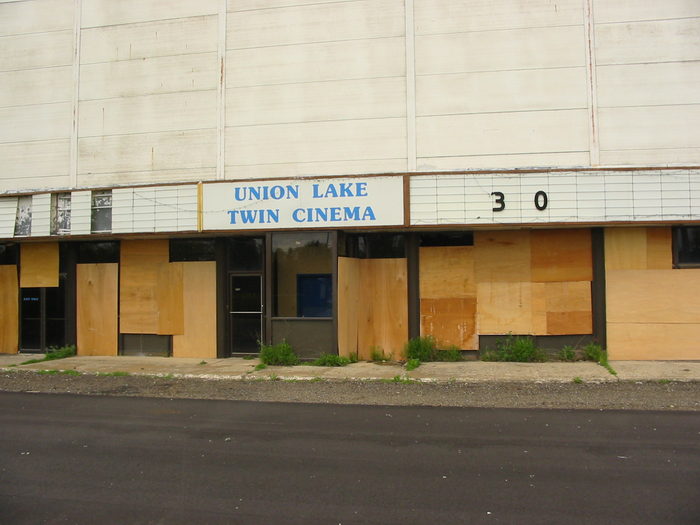Union Lake Twin Cinemas - May 2002 Photo (newer photo)